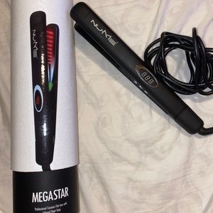 NUME flat iron